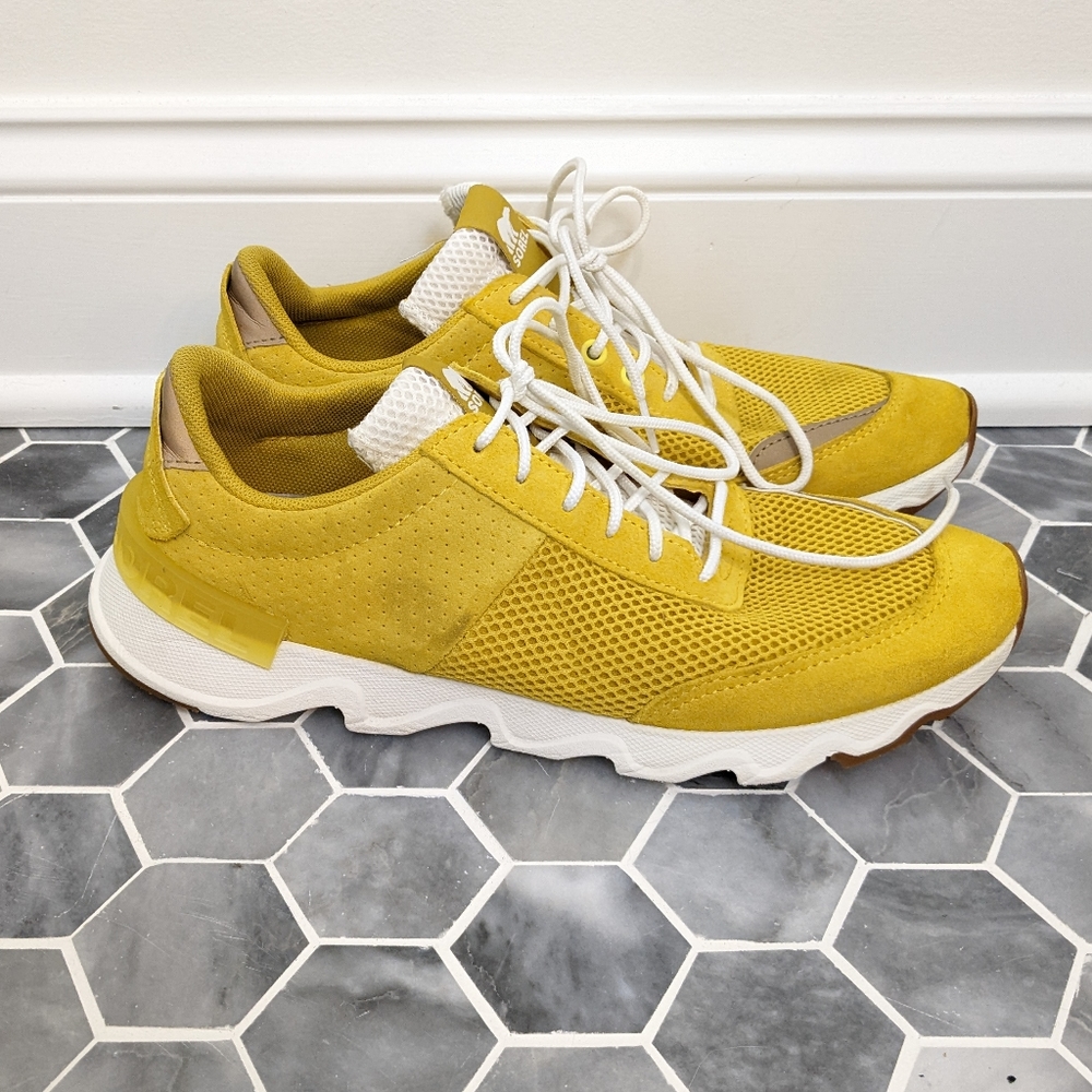 Sorel Kinetic Lite Lace Up Yellow Gold Leaf Sneakers